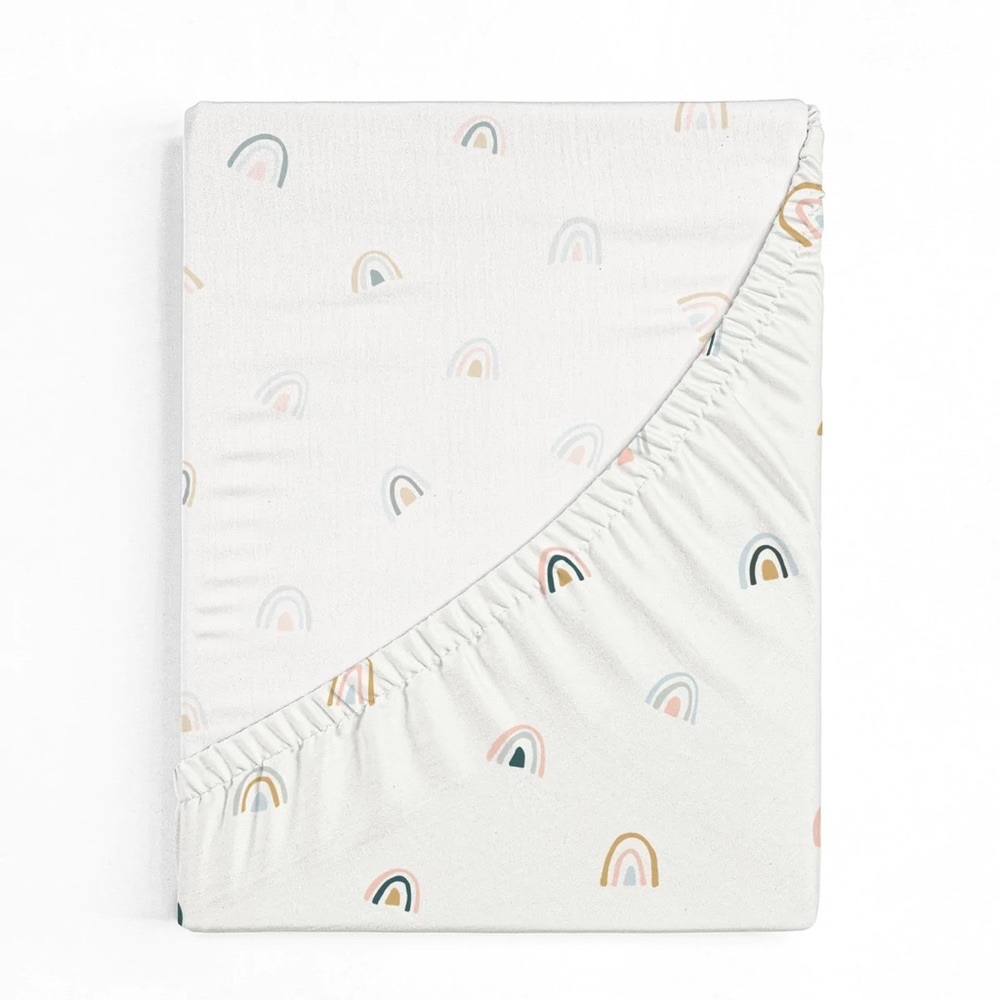 Bassinet Sheets (4) & Waterproof Mattress Cover (2).